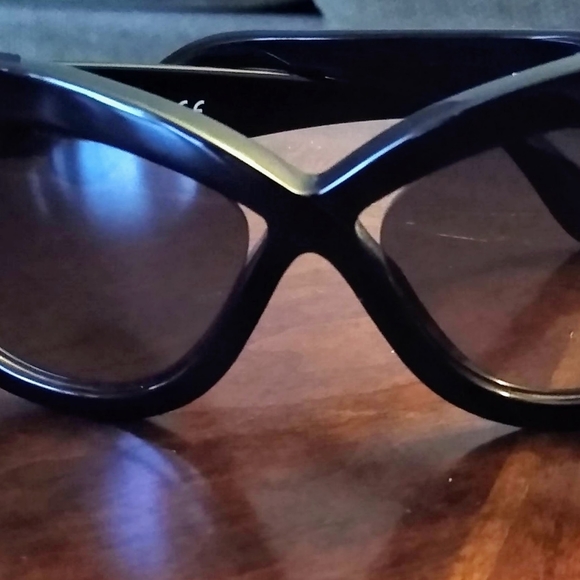 Tom Ford Sunglasses - Picture 4 of 4